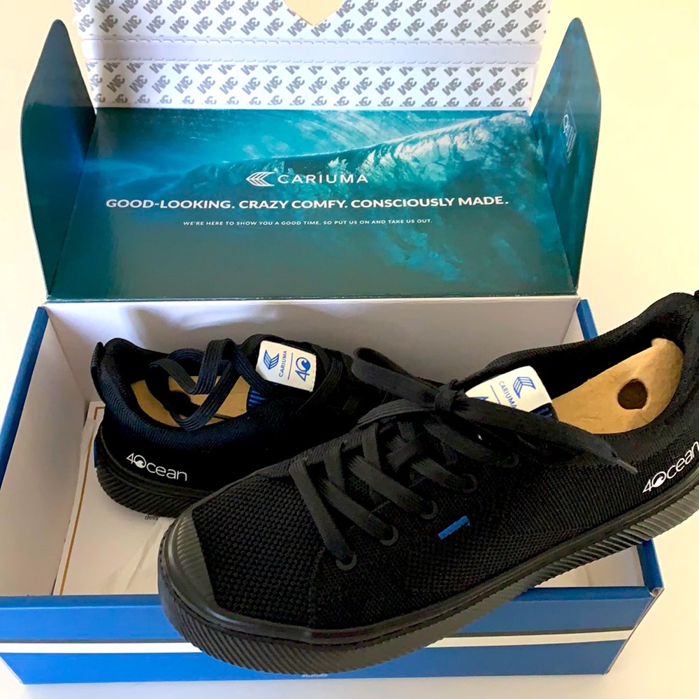 4ocean Cariuma Ibi low all black knit sneaker Women’s 8 Men’s 6.5.  Brand new.
